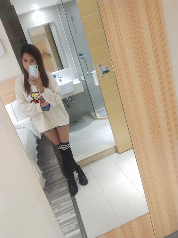小榄 白虎妹子